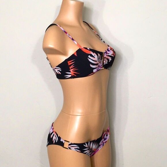 New. Volcom fern and Lilly bikini. - Picture 3 of 9